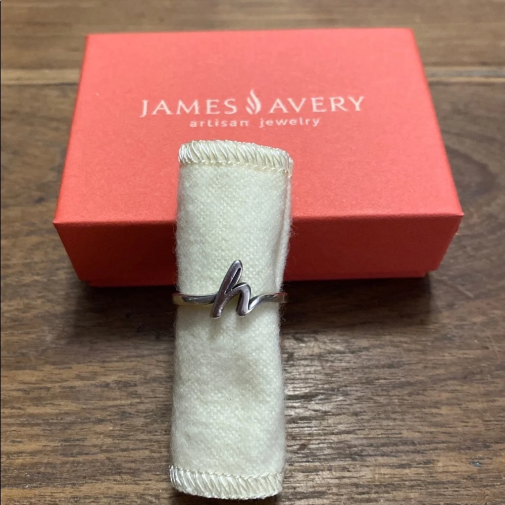 SOLD James Avery Ring - Picture 2 of 6